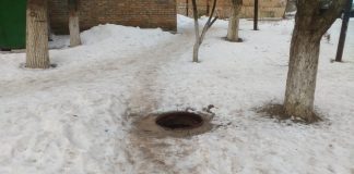 В Олександрії на Перемозькому мікрорайоні крадуть каналізаційні люки