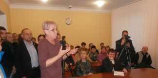 Поліція “відкриє справу” з приводу зірваного засідання виборчої комісії в Олександрії