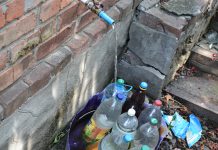 Мешканці провулку В.Голуба потерпають без води, а “водоканал” розводить руками (ФОТО)