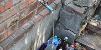 Мешканці провулку В.Голуба потерпають без води, а “водоканал” розводить руками (ФОТО)