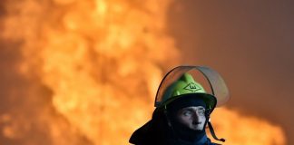 В Олександрійському вогнеборці загасили палаючий сарай