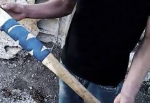 Битою за «негарну поведінку»