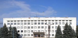 Депутати приймуть рішення щодо так званої “батьківської допомоги” у закладах освіти, а начальник міської поліції відзвітує про проведену роботу