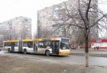 Міська влада звинувачує приміських перевізників в збитках?