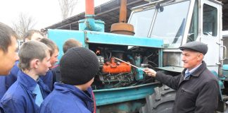 Сезонні роботи: на Кіровоградщині потрібні близько 50 трактористів