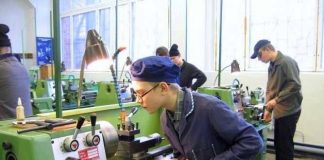 З якого віку можна зареєструватись у центрі зайнятості? Чи може неповнолітній стати на облік?
