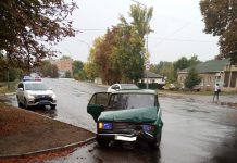 В Олександрії водій скоїв ДТП та зник з місця аварії, залишивши дітей у розбитому авто