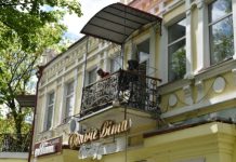 Військові мелодії з відтінком перемоги: на олександрійських вулицях лунають пісні часів війни