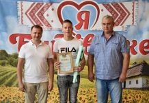 Селищний голова Андрій Коломійцев відзначив нагородами кращих мешканців Бутівського