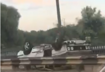 В Олександрії на узбіччі опинився легковик догори колесами (ВІДЕО)