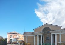 В Олександрії біля кінотеатру «Жовтневий» тривають ремонтні роботи