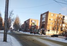 З самого ранку в Олександрії тротуари розчищені, дороги посипані