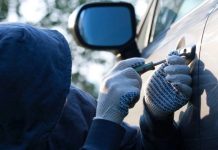 В Олександрії викрили двох молодиків, які обкрадали автомобілі